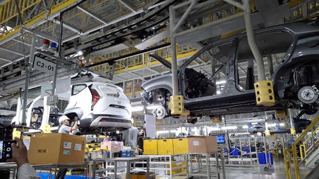 Proses Produksi Mobil Hyundai di PT Hyundai Motor Manufacturing Indonesia (HMMI) yang Berlokasi di Deltamas, CIkarang, Jawa Barat. (Foto: SUARA.com/Michele Allesandra)