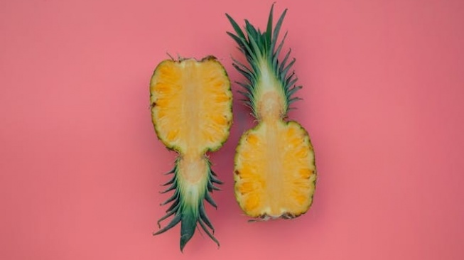 Ilustrasi nanas (Pexels/Viktoria Slowikowska)