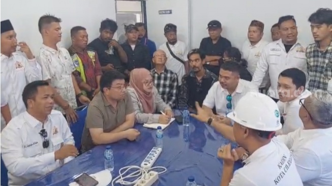 Tangkapan layar video Kadin Cilegon minta jatah proyek- Wakil Ketua Umum Kadin Cilegon Bidang Perindustrian Ismatulloh Ali meminta jatah proyek pembangunan Chandra Asri Alkali.