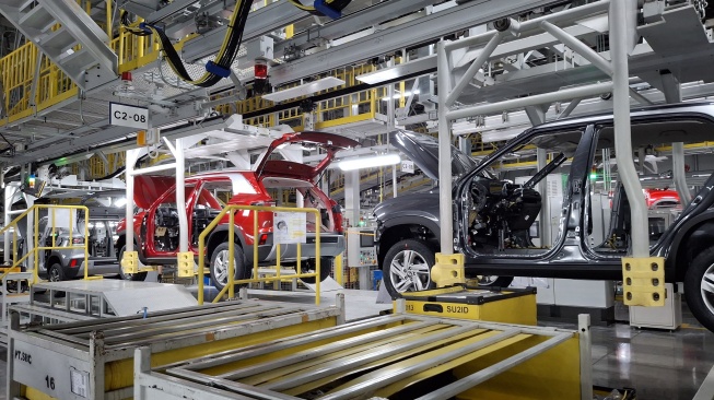 Proses Produksi Mobil Hyundai di PT Hyundai Motor Manufacturing Indonesia (HMMI) yang Berlokasi di Deltamas, CIkarang, Jawa Barat. (Foto: SUARA.com/Michele Allesandra)