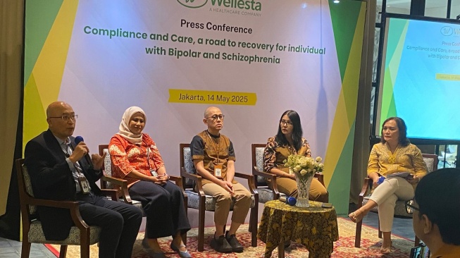 Konferensi pers 'Compliance and Care, a road to recovery for individual with Bipolar and Schizophernia', Rabu (14/5/2025). (Suara.com/Fajar Ramadhan)