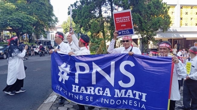 Karir Jabatan Mentok, Pegawai PPPK Eks Yayasan Perguruan Tinggi Tidar Tuntut Diangkat PNS