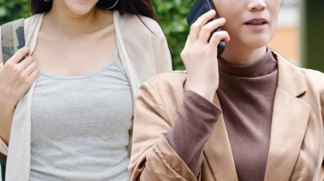 Hanya karena Bersenggolan saat Jalan Kaki, Wanita Ini Harus Bayar Denda Rp 161 Juta