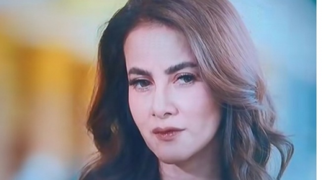 Olla Ramlan minta maaf pada ibunya setelah diduga lepas hijab. (TikTok)