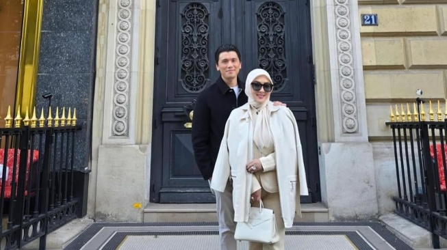 Potret Syahrini dan Reino Barack yang hadir di Festival Film Cannes 2025 (Instagram/princessyahrini)