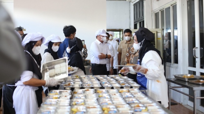 Keracunan MBG Terus Berulang, DPR Minta Evaluasi Mendalam: Jangan Sampai Program Unggulan Tercederai