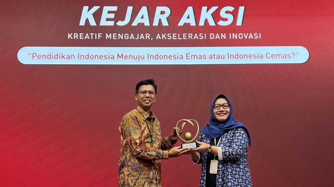 Program Transformasi Sekolah Pegadaian Sukses, Dianugerahi Penghargaan di Peringatan Hardiknas