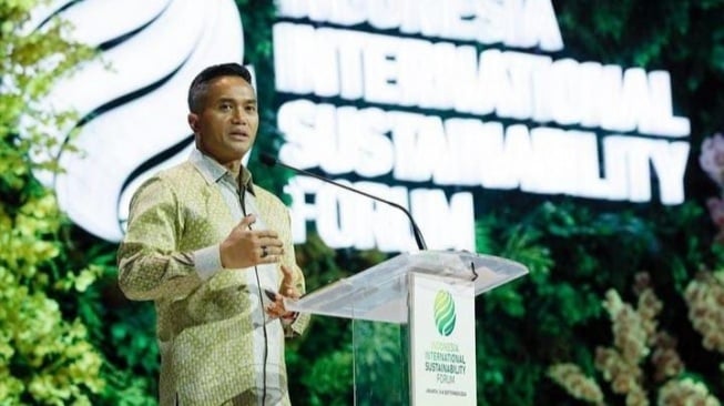 Ketua Kadin Indonesia, Anindya Bakrie menonaktifkan tiga anggota Kadin Cilegon yang telah ditetapkan sebagai tersangka usai kisruh Kadi Cilegon minta jatah proyek Rp5 T tanpa lelang. [Instagram/@anindyabakrie]