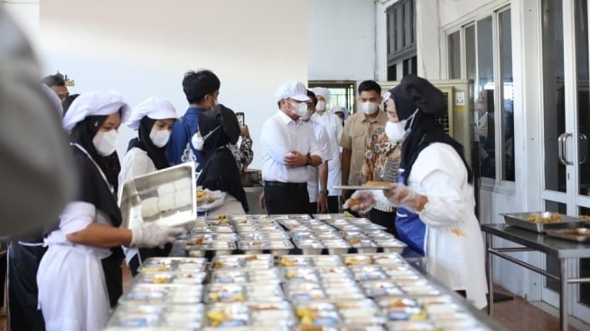 Kritik Wacana Asuransi MBG, Ekonom dan Pakar Kebijakan Publik UPN: Bukan Solusi Jangka Panjang!