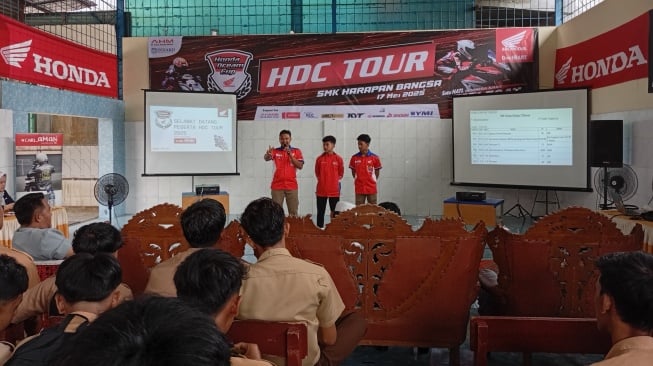 HDC Tour 2025 di Medan, Dua Pembalap Remaja Honda Bagi Pengalaman dengan Siswa SMK