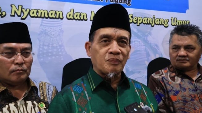 Wamenag Sarankan Jemaah Haji Sering Minum Air Zamzam Agar Tetap Sehat Selama di Tanah Suci