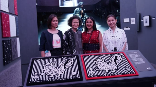 Sentuhan Budaya dalam Tiap Serat: Koleksi Karpet Eksklusif Sejauh Mata Memandang x Eko Nugroho