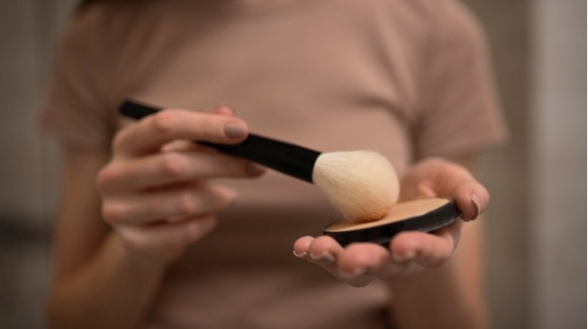 Top 5 Blush On Lokal Terbaik: Wajah Segar Merona seperti Habis Mandi, Mulai Rp14 Ribuan!