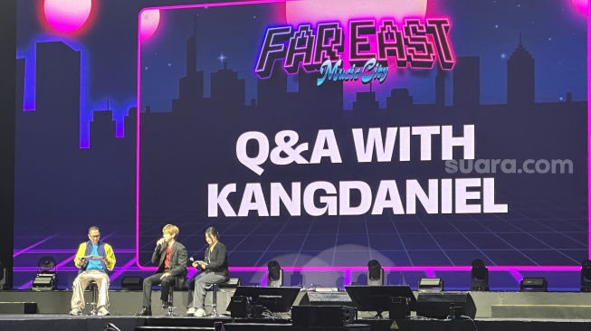 Kang Daniel dalam acara Far East Music City yang digelar di Indonesia Convention Exhibition (ICE), BSD City, Tangerang pada Sabtu (17/5/2025). [Suara.com/Sumarni]
