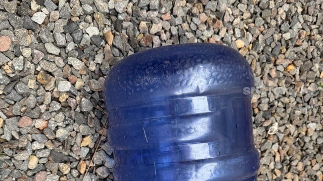 Galon Penyok di Dispenser Berbahaya? Ini Penjelasan Ilmiahnya