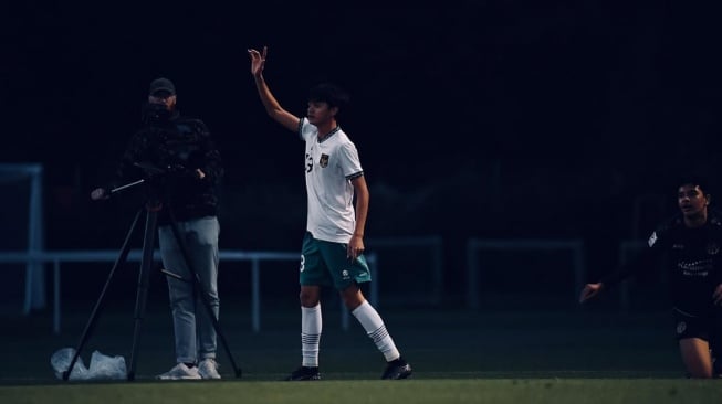 Siapa Reno Salampessy? Putra Legenda Timnas Indonesia Ikut Latihan di Girona