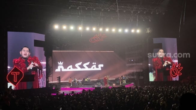 King Nassar saat tampil di panggung Digiland 2025 di Istora, Senayan, Jakarta Pusat pada Minggu, 18 Mei 2025. [Suara.com/Tiara Rosana]