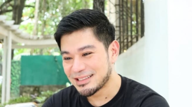 Siapa Albert Kurniawan? MUA yang Bikin Syahrini Tampil Cetar di Cannes