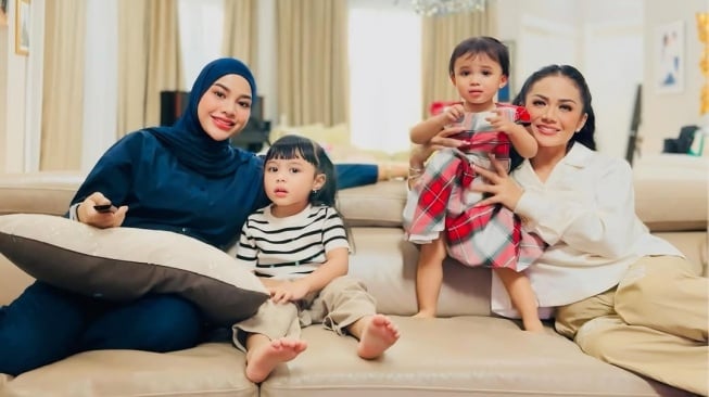 Kode Keras Kris Dayanti Mau Cucu Lagi, Aurel Hermansyah Hamil Anak ke-3?