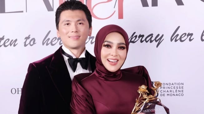 Reino Barack ungkap rasa bangganya kepada Syahrini (Instagram)