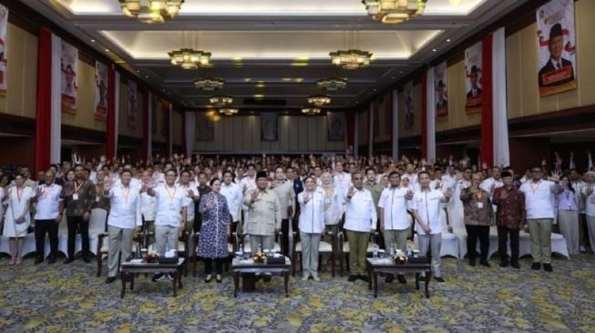 Sejumlah tamu undangan anggota dari legislator hingga menteri menyaksikan pengangkatan Rahayu Saraswati menjadi Ketua Tidar. [Dok]