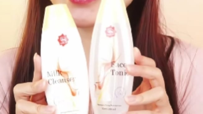 Viva Milk Cleanser dan Face Tonic Bengkuang. [TikTok Viva Comestics]
