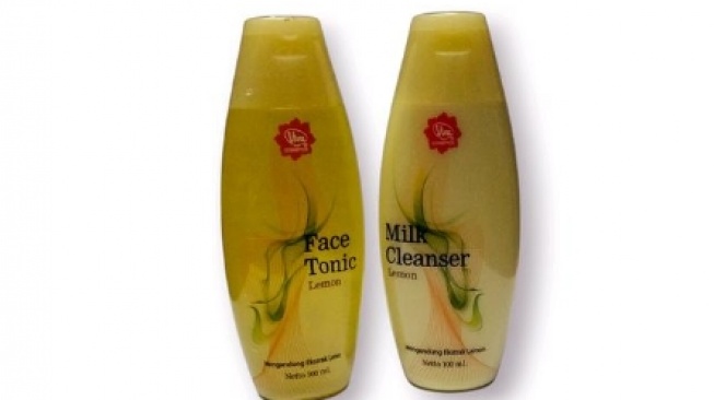 Viva Milk Cleanser dan Face Tonic Lemon. [Tokopedia]