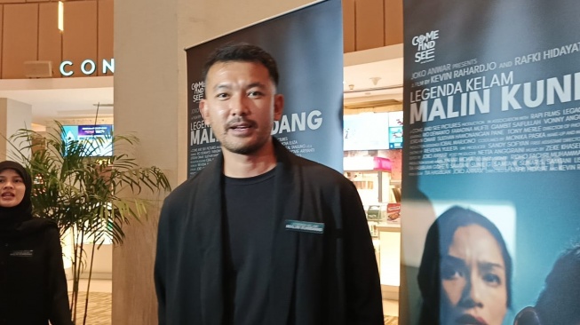Rio Dewanto pemain Legenda Kelam Malin Kundang saat konferensi pers di Epicentrum, Jakarta Selatan pada Senin, 19 Mei 2025. [Suara.com/Rena Pangesti]