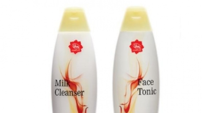 Viva Milk Cleanser dan Face Tonic Emollient. [Tokopedia]