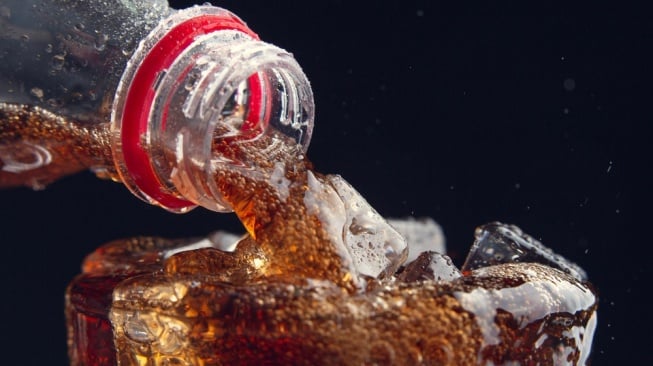 Ilustrasi soda - Soa menjadi minuman yang sangat berbahaya bagi ginjal (Freepik)
