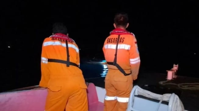 pencarian kapal nelayan di laut Bangka Belitung