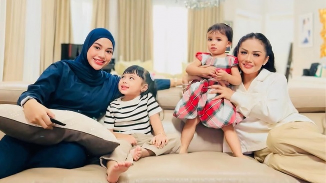 Kris Dayanti Berharap Punya Cucu Lagi (Instagram)