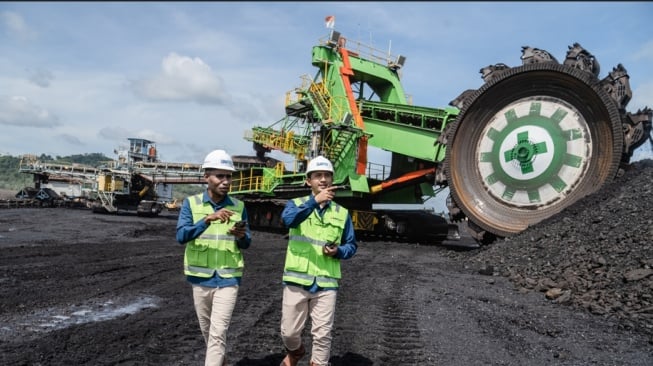 Pekerja PT Bukit Asam