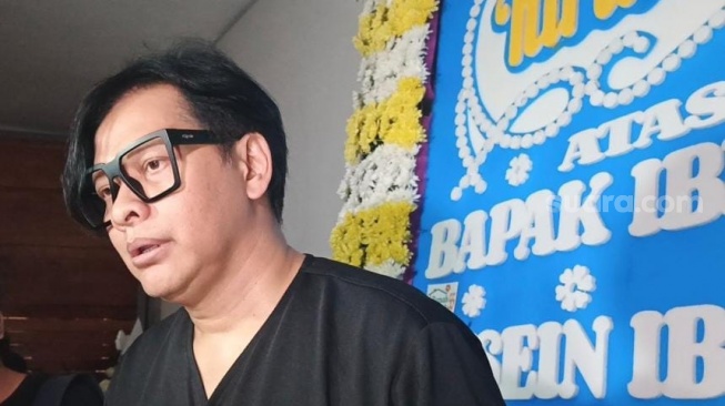 Syok Dengar Kabar Duka, Armand Maulana Bicara Riwayat Penyakit Suami Najwa Shihab