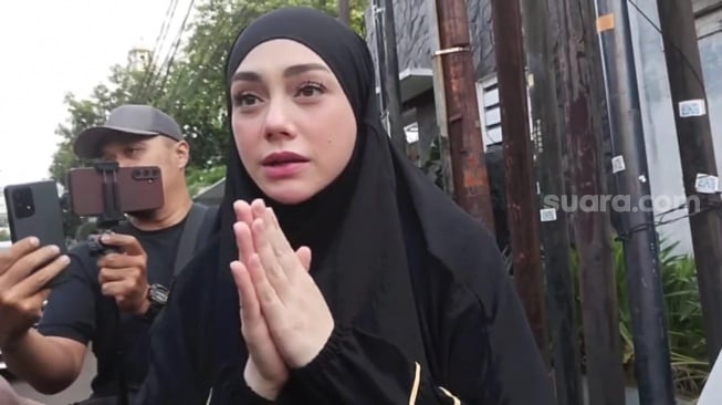 Jadi Tetangga, Celine Evangelista Kaget Suami Najwa Shihab Meninggal Dunia