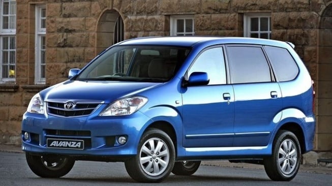 Toyota Avanza menjadi incaran warga dan biasa dibilang mobil sejuta umat, karena performanya, termasuk harganya yang saat ini bisa dibeli di bawah harga Rp70 juta. (Pinterest)