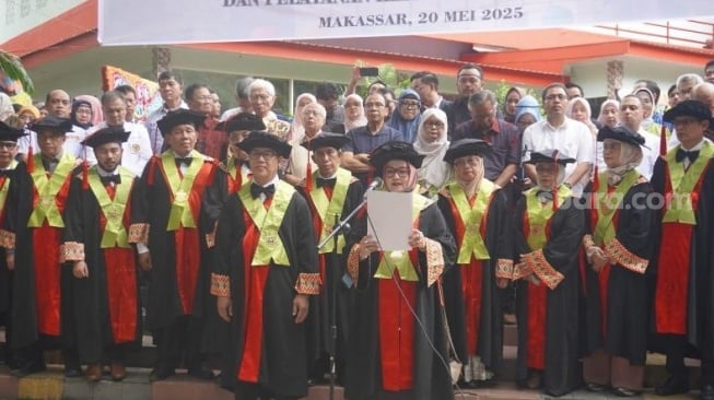 Puluhan Guru Besar Fakultas Kedokteran Unhas Demo Menteri Kesehatan