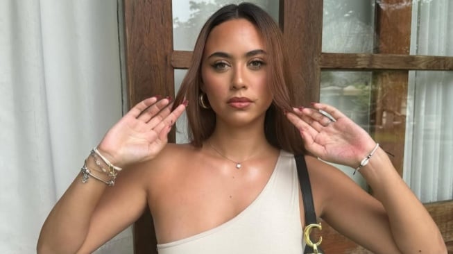 Profil Zoe Wassink, Adik Ipar Jennifer Coppen yang Kini Jadi Sorotan
