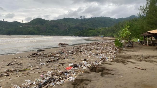 10 Langkah Mudah Cegah Sampah Mengotori Pantai: Bisa Dilakukan Semua Orang!