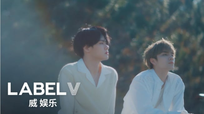 Kisah Emosional di Balik Lagu Healing Kun & Xiaojun 'Back to You'