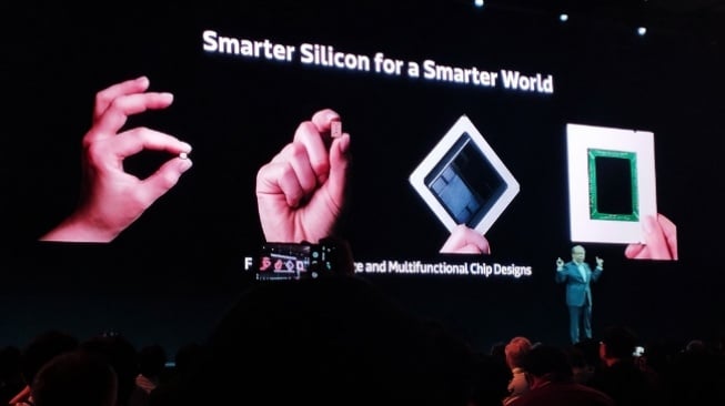 Presentasi CEO MediaTek, Rick Tsai di COMPUTEX 2025, Taipei Nangang Exhibition Center Hall 2, Selasa 20 Mei 2025. [Suara.com/ Agung Pratnyawan]