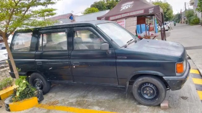 Izuzu panther Kotak 1996. [OLX]