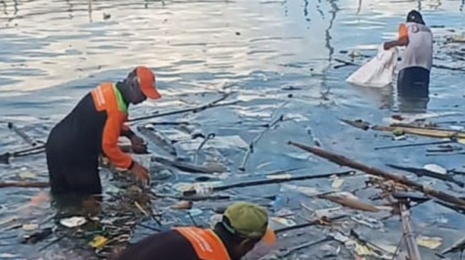 Sampah di Pulau Tidung kiriman dari Jakarta. (Pemkab Kepulauan Seribu)