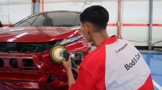Fasilitas Body & Cat Mitsubishi diresmikan di Surabaya pada Selasa (20/5/2025). Ini merupaka fasilitas perawatan bodi mobil ke 27 PT MMKSI di Indonesia. [Dok PT MMKSI]