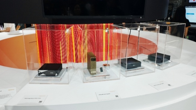 Jajaran supercomputer AI mini kolaborasi MediaTek di COMPUTEX 2025, Rabu 21 Mei 2025. [Suara.com/Agung Pratnyawan]