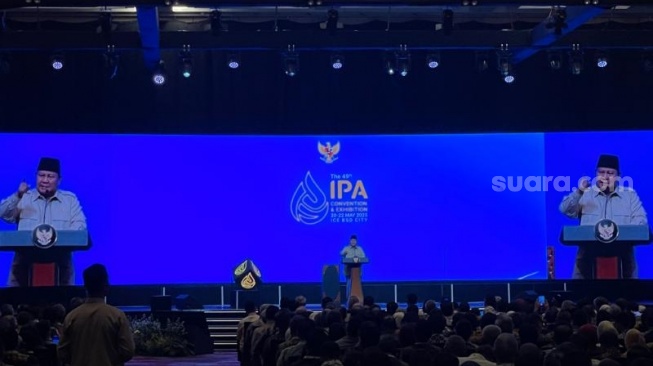 Presiden Prabowo Subianto saat berpidato dalam acara peresmian Konvensi dan Pameran Tahunan ke-49 Indonesian Petroleum Association (IPA) Tahun 2025 di ICE BSD City, Tangerang Selatan, Rabu (21/5/2025). (Suara.com/Novian Ardiansyah).
