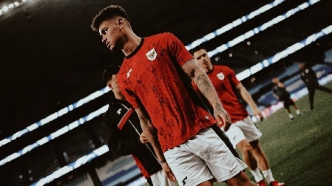 Mees Hilgers, Laga Kontra Cina dan Performa Buruknya di Timnas Indonesia