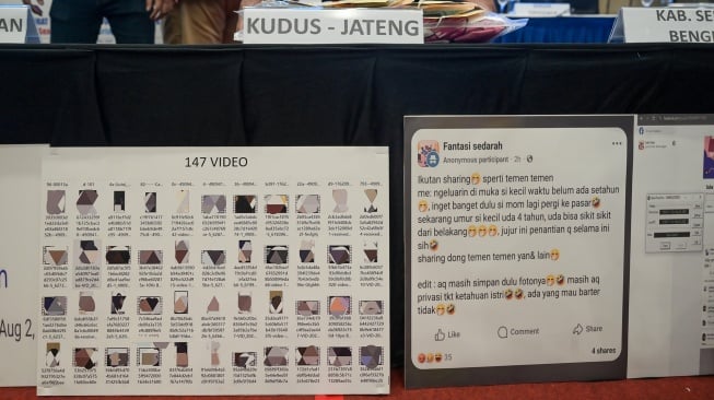 Petugas kepolisian merapihkan barang bukti usai konferensi pers ungkap kasus asusila dan pornografi di Bareskrim Mabes Polri, Jakarta, Rabu (21/5/2025). [ANTARA FOTO/Fauzan/bar]