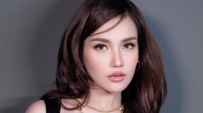 Ayu Ting Ting Tak Tahu Berapa Kekayaannya, Caranya Mengelola Keuangan Dicibir
