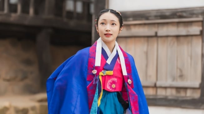 Debut Genre Saeguk, Ji Hye Won Akui Terpesona dengan Dualitas Hwa Seon